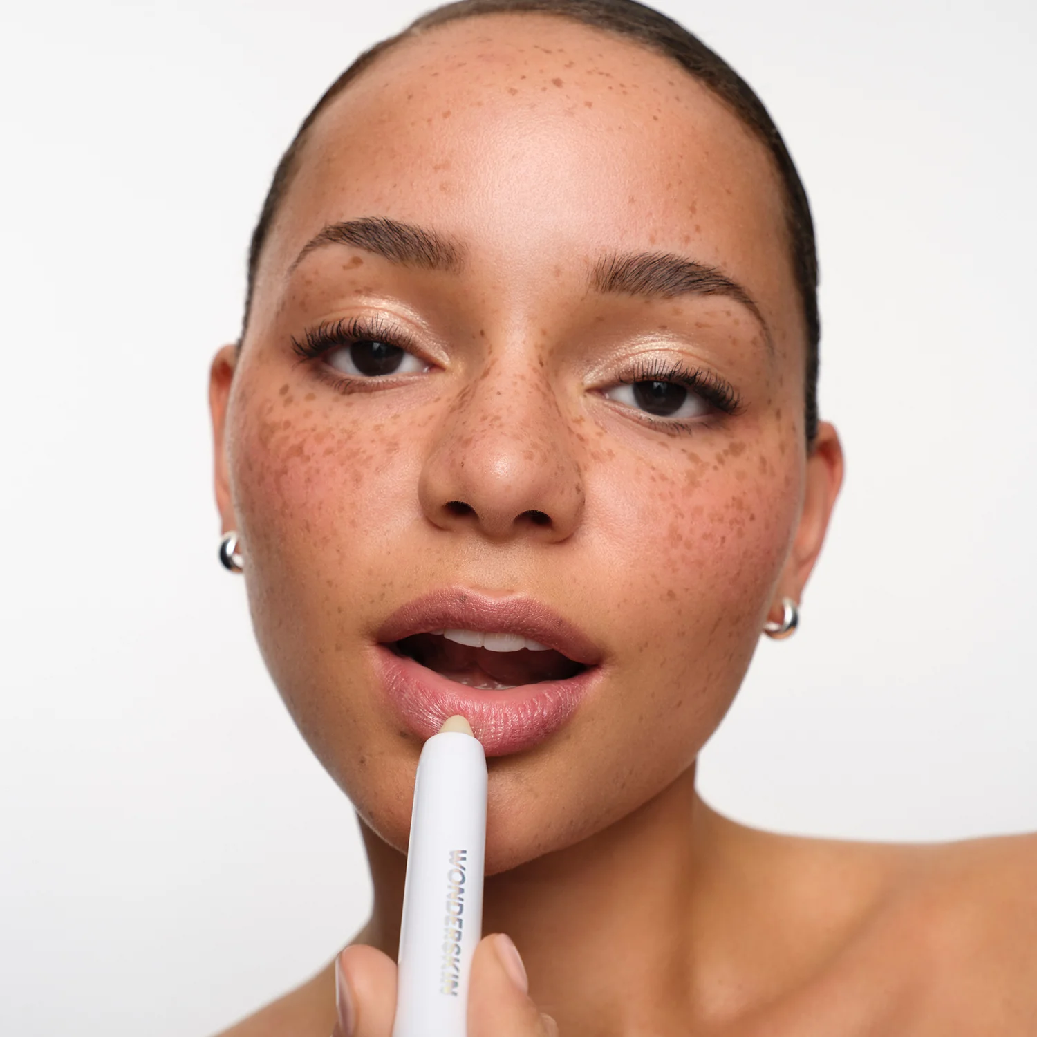 WONDER BLADING 3-in-1 Lip Scrub - Image 6